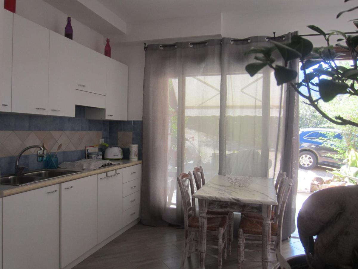 Monolocale San Pantaleo Apartamento Exterior foto