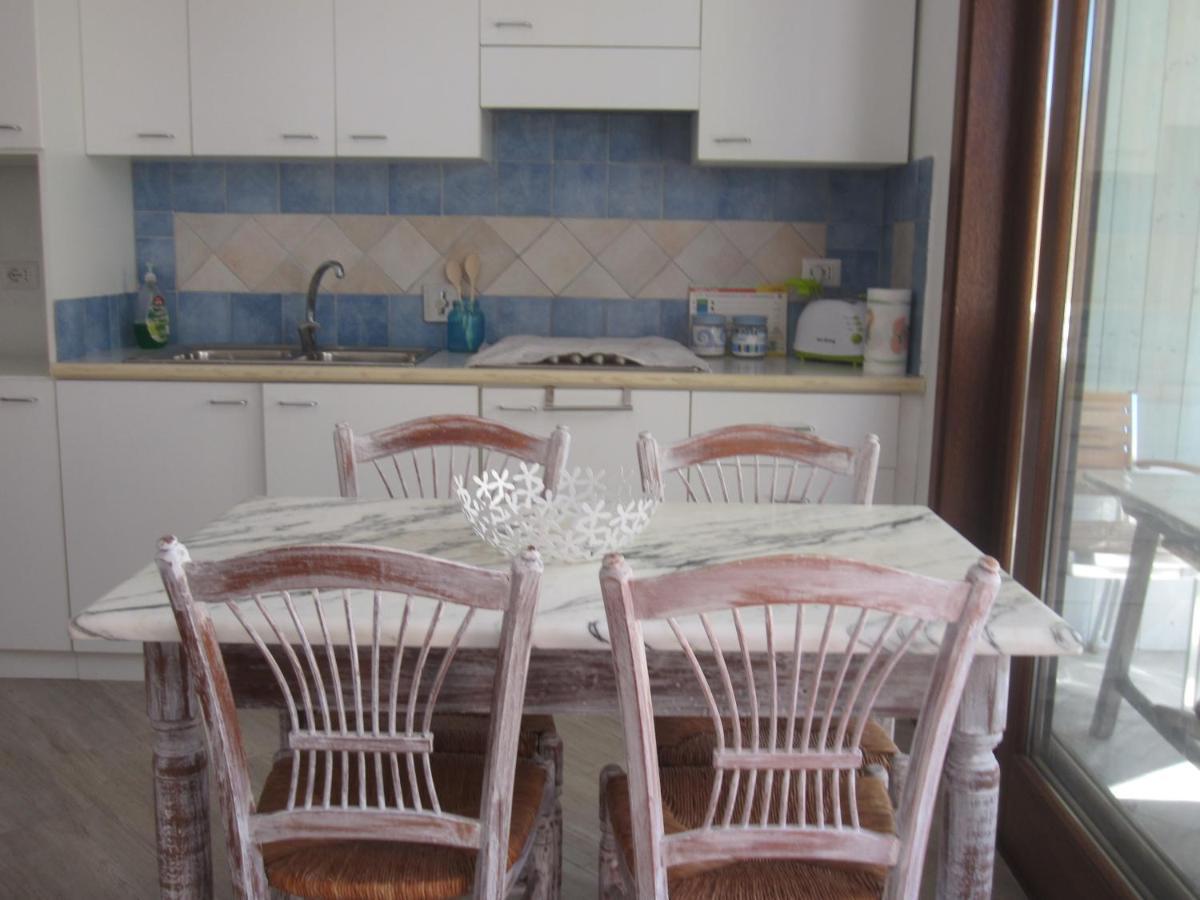 Monolocale San Pantaleo Apartamento Exterior foto