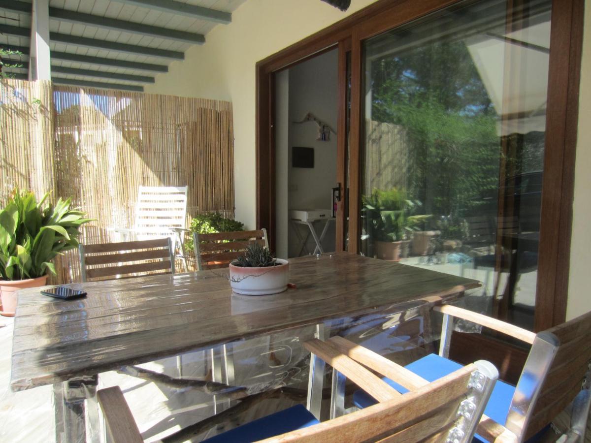 Monolocale San Pantaleo Apartamento Exterior foto
